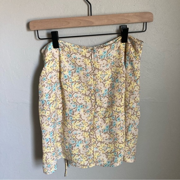 L. A. Hearts Floral Mini Skirt Size Small - Picture 4 of 4